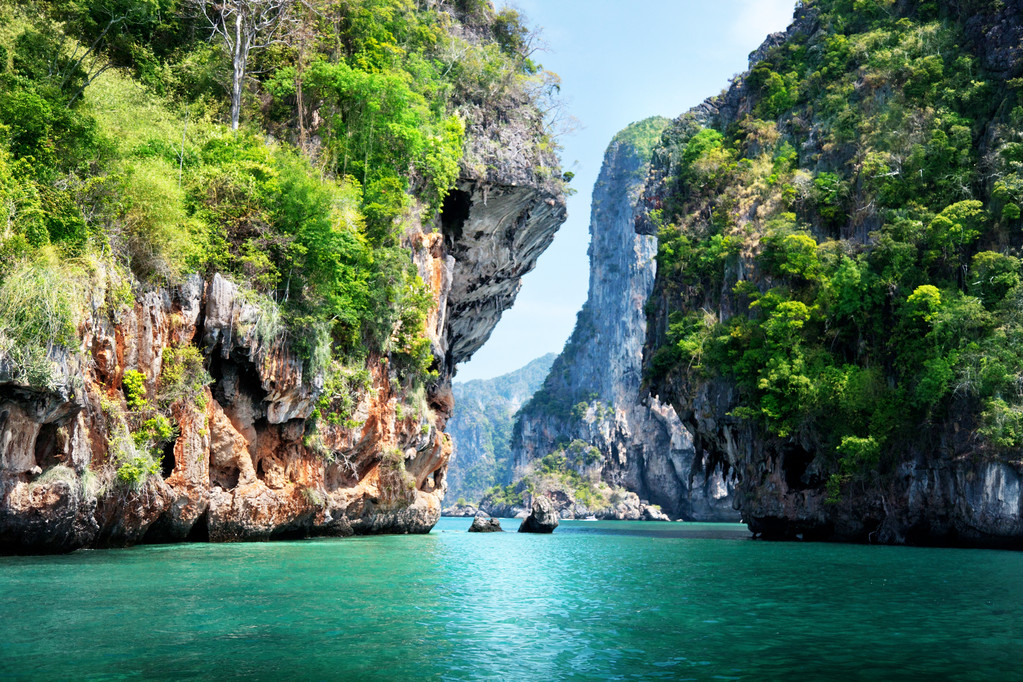 Krabi Thsiland的岩石和海洋